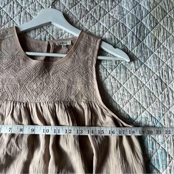 Aritzia Wilfred Allier Dress Embroidered Blush
Beige Size XXS - Picture 8 of 11